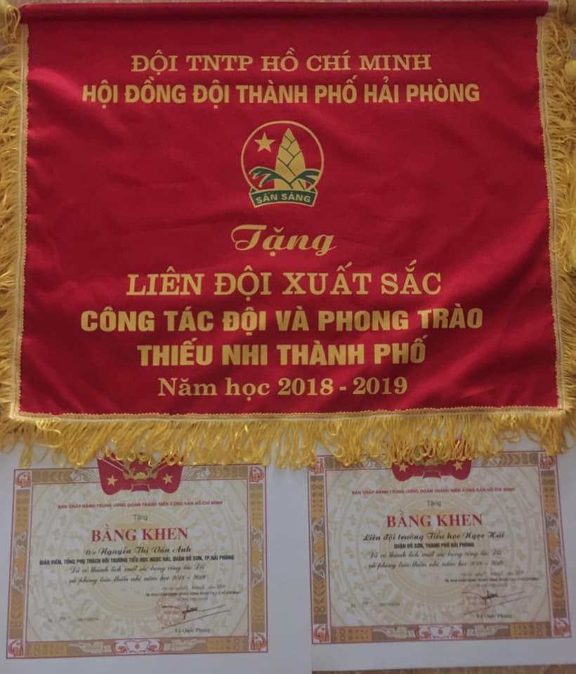 1567502042-vân anh1